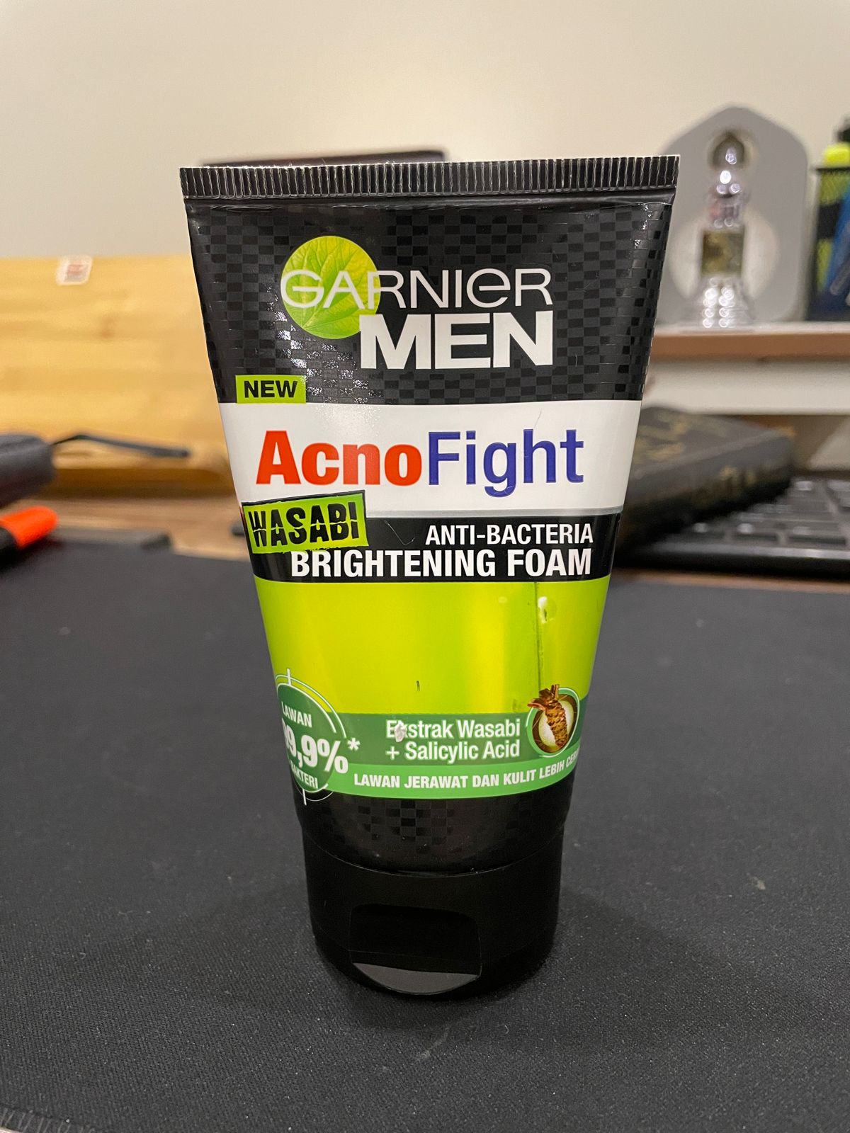 Garnier Men Acno Fight Wasabi Brightening Foam, 100 ml