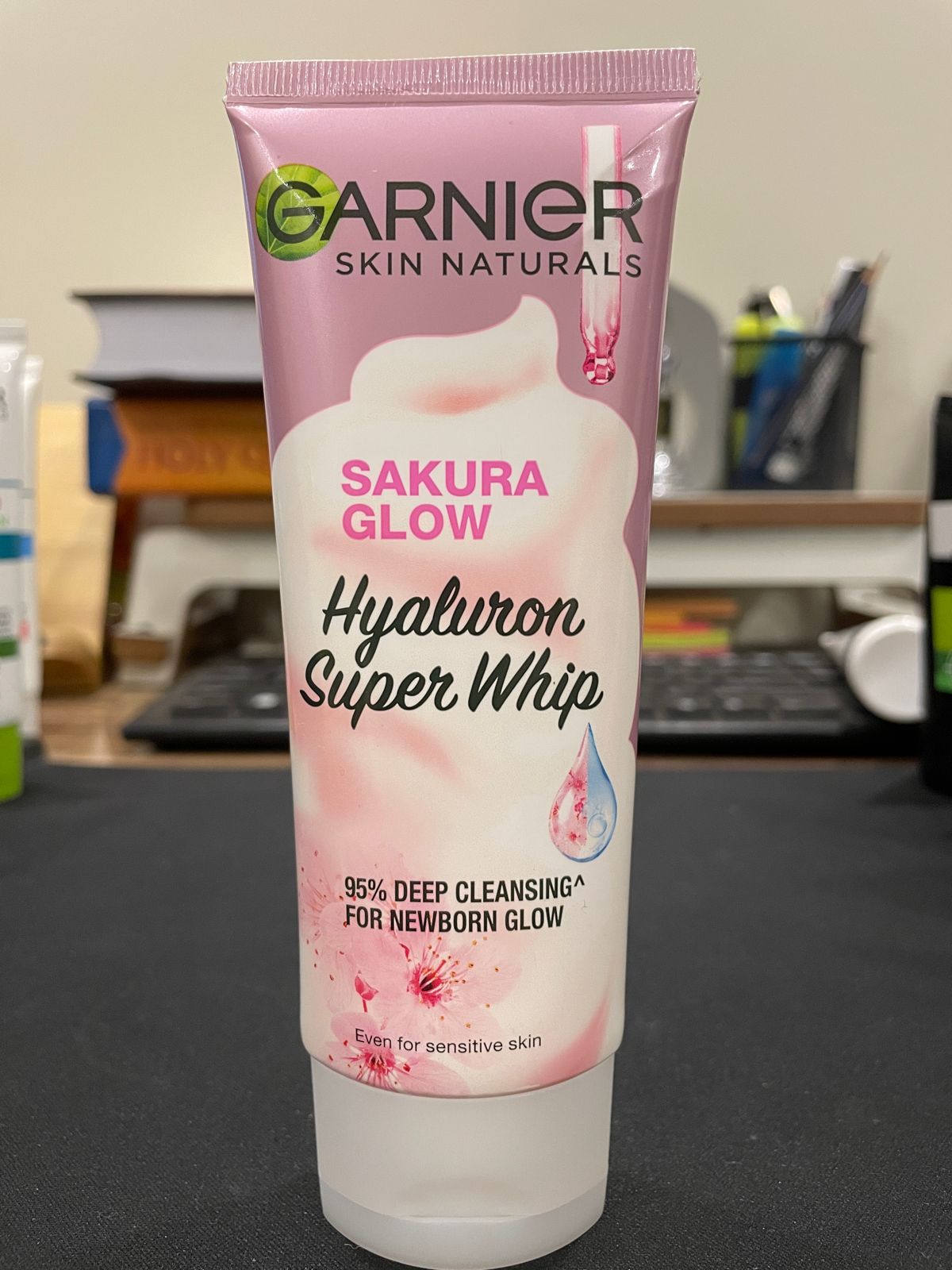 Garnier Sakura Glow Hyaluron Super Whip Foam, 100 ml