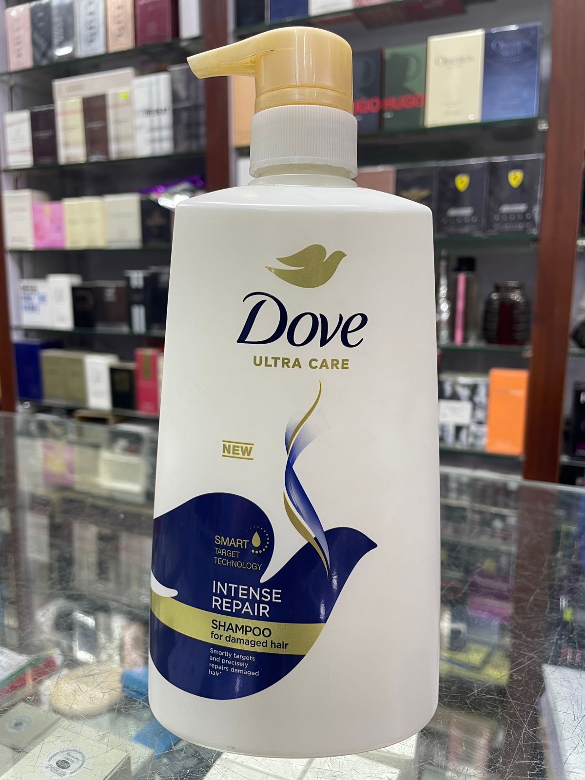 Dove Ultra Care Intense Repair Shampoo, 680 ml