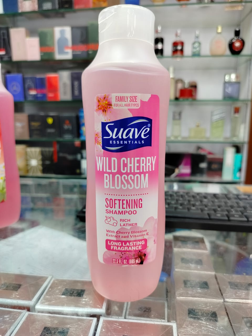 Suave Essentials Wild Cherry Blossom Softening Shampoo, 655 ml