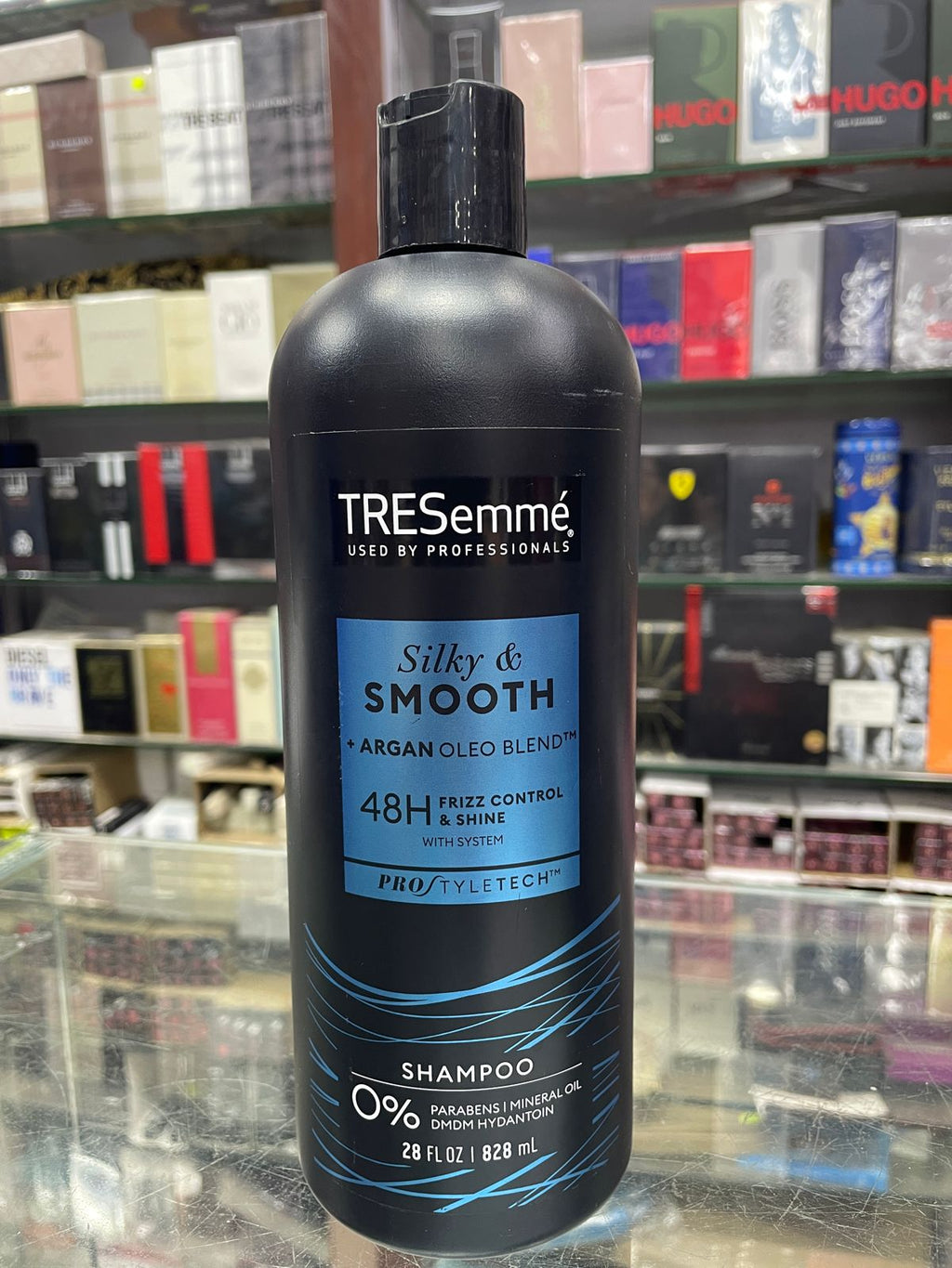 TRESemmé Silky & Smooth + Argan Oleo Blend Shampoo, 828 ml